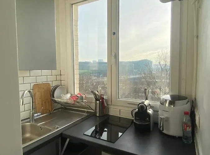 Appartement Ensoleille, Central Et Tout Equipe Avec Vue Tour Eiffel Et Pantheon