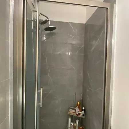Appartement Ensoleille, Central Et Tout Equipe Avec Vue Tour Eiffel Et Pantheon Parigi Esterno foto
