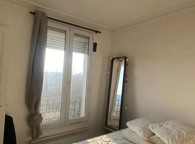 Appartement Ensoleille, Central Et Tout Equipe Avec Vue Tour Eiffel Et Pantheon